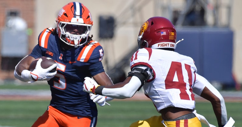 NCAA Football: Southern California at Illinois