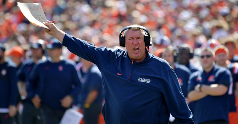 NCAA Football: Southern California at Illinois