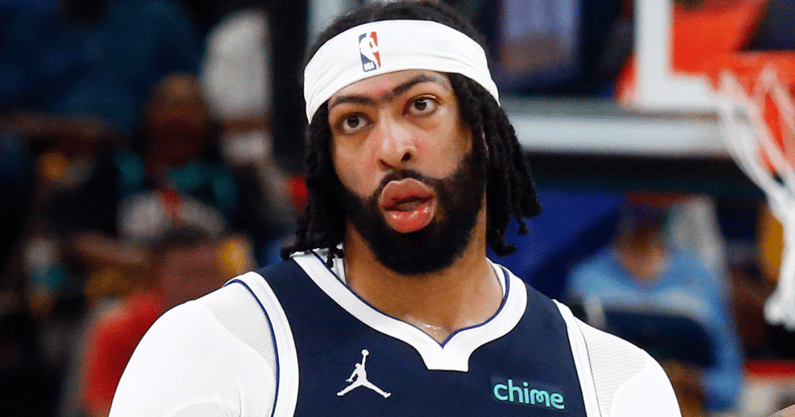 Mavericks F Anthony Davis