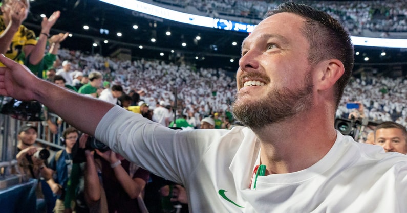 Oregon HC Dan Lanning