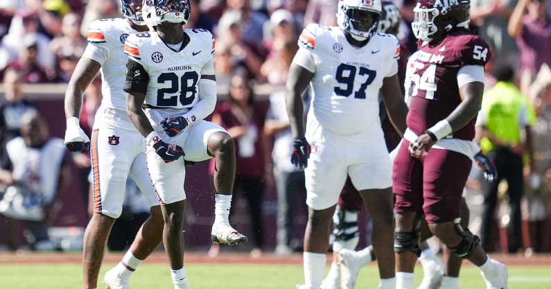 College Station, TX - 20250927 - Auburn Tigers Football vs. #9 Texas A&amp;M Aggies