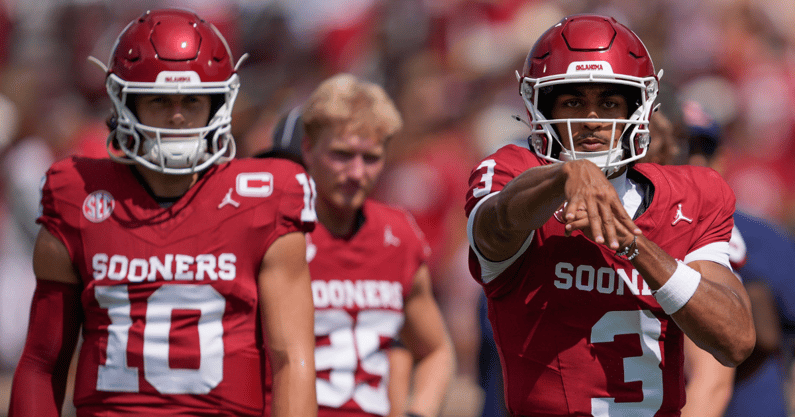 Michael-Hawkins-describes-how-John-Mateer-has-helped-ready-him-to-step-in-for-Oklahoma