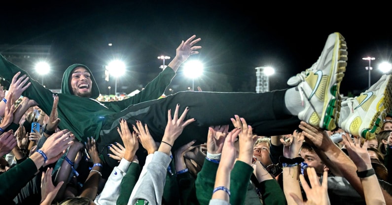 McCulloch crowd surfing
