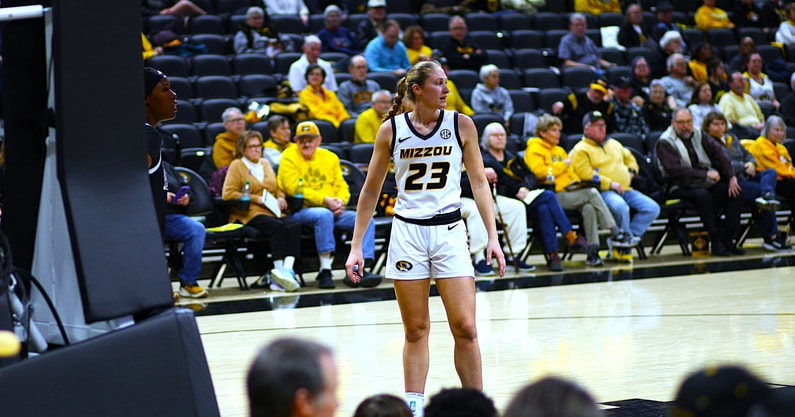 Schreacke communicating against Miss St
