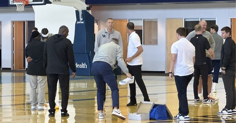 Mark Pope at OKC Thunder practice | via X/Twitter: @CAlmanza1007