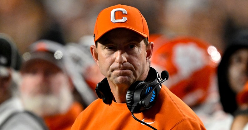 Dabo-Swinney-impressed-by-leadership-within-team-after-1-3-start