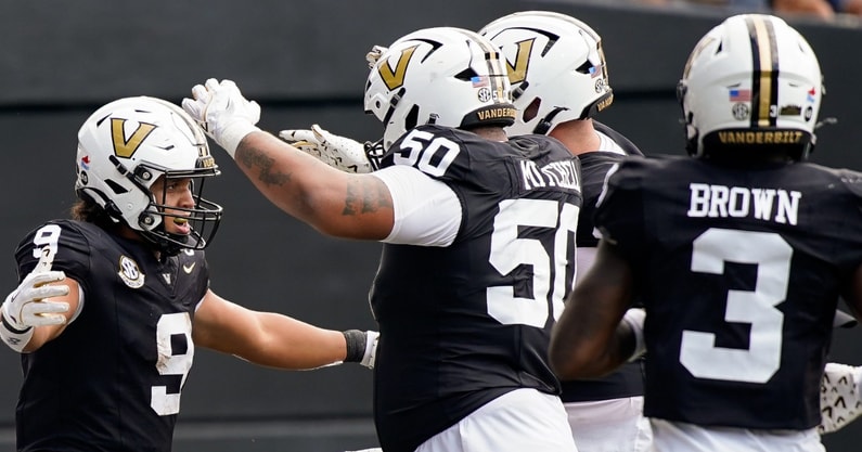 Tim-Tebow-suggests-Vanderbilt-is-being-disrespected-by-AP-Poll-predicts-Top-10-ranking-with-Alabama-win