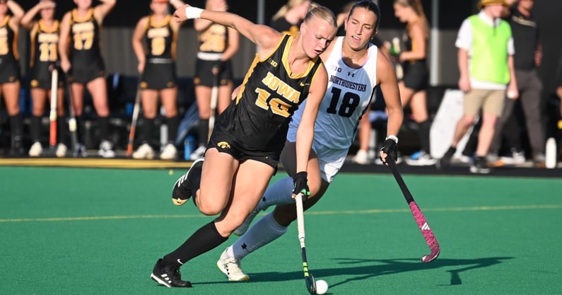 The Hawkeyes fell to #1 Northwestern on Friday night in Iowa City. (Photo by Dennis Scheidt)