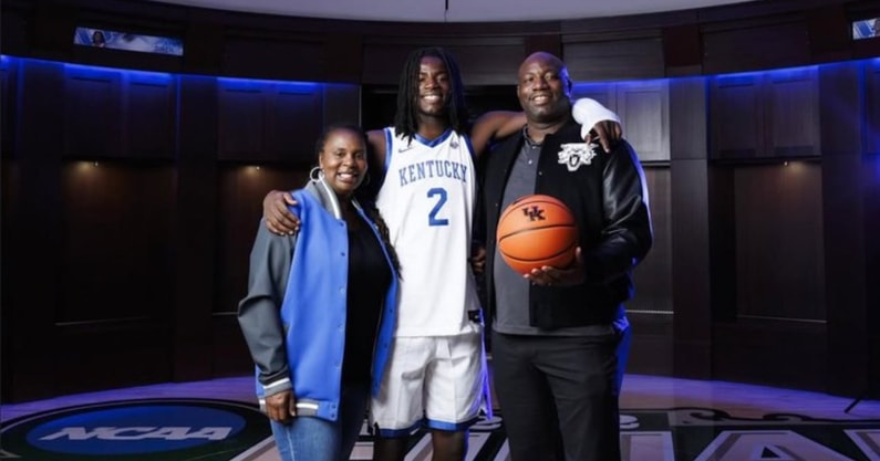 Caleb Holt on Kentucky visit (Photo: UK Athletics)