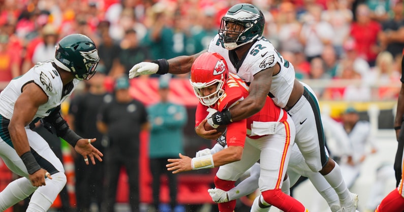 bbnfl-week-5-deone-walker-and-zadarius-smith-each-record-a-sack