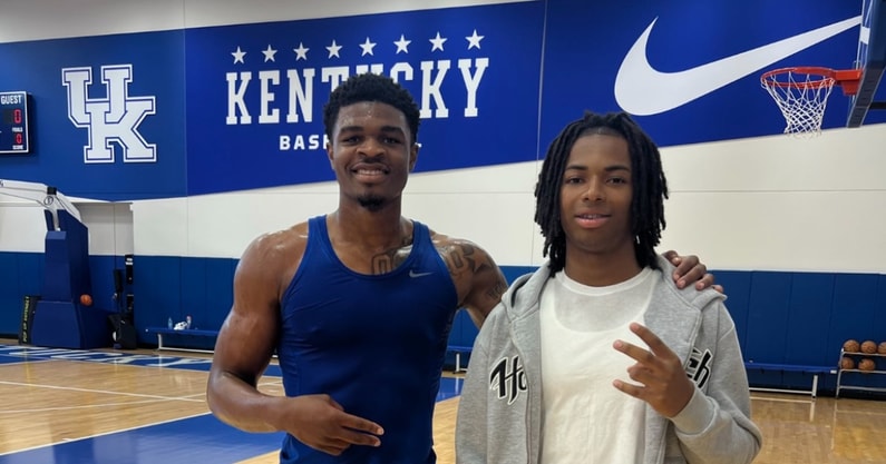 Kentucky guard Otega Oweh spends time with Deron Rippey Jr. (Photo provided to KSR by Deron Rippey Sr.)