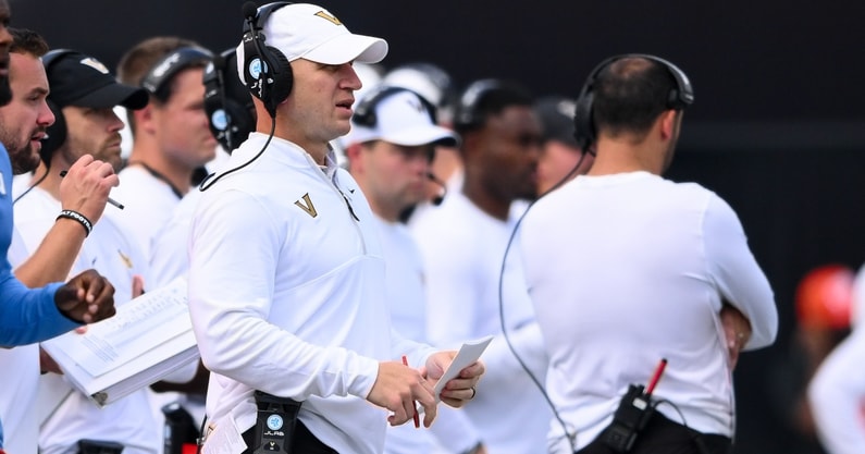 NCAA Football: Utah State at Vanderbilt