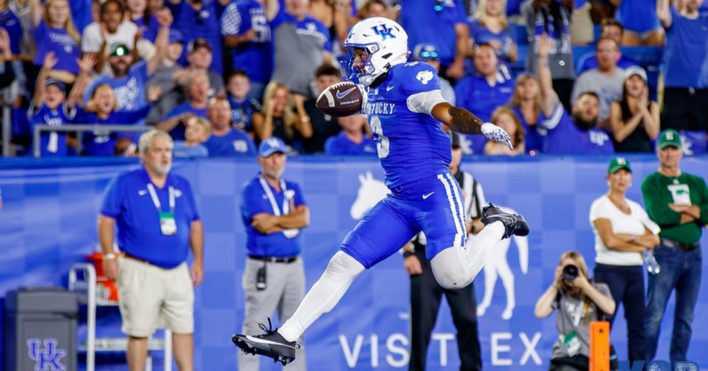 Kentucky RB Seth McGowan scores a TD against EMU, via Crawford Ifland, KSR