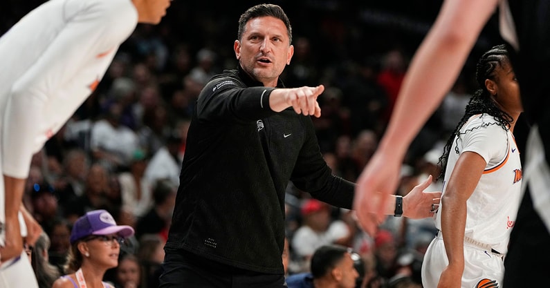 Phoenix Mercury HC Nate Tibbetts