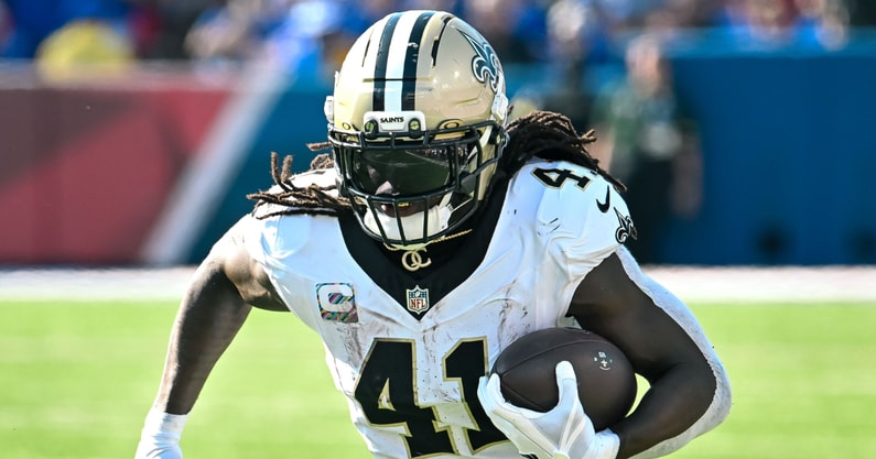 Alvin-Kamara-injury-update-Saints-RB-expected-to-play-vs-Patriots-per-report