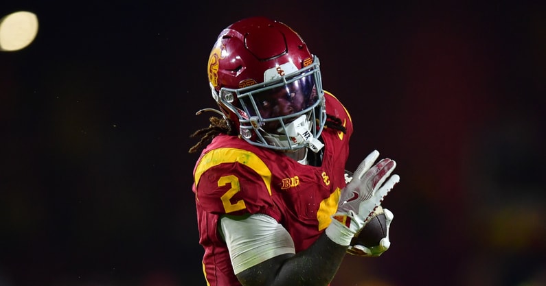 Waymond-Jordan-injury-update-USC-RB-carted-to-locker-room-vs-Michigan