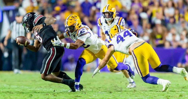 Syndication: The Daily Advertiser