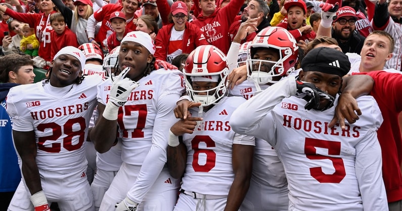 NCAA Football: Indiana at Oregon