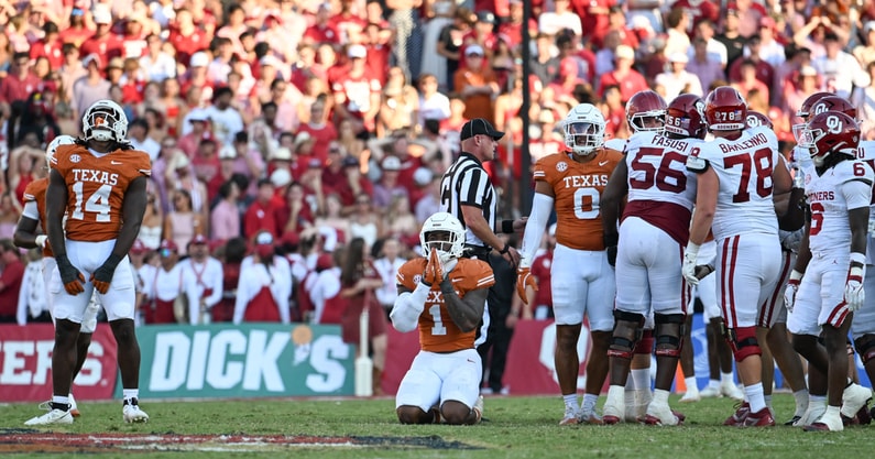 ut_vs_ou-1242_spence_simmons
