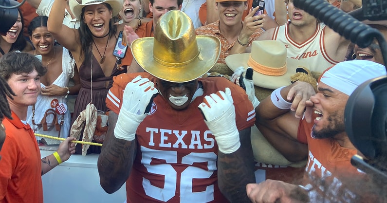 ut_vs_ou-8016_campbell