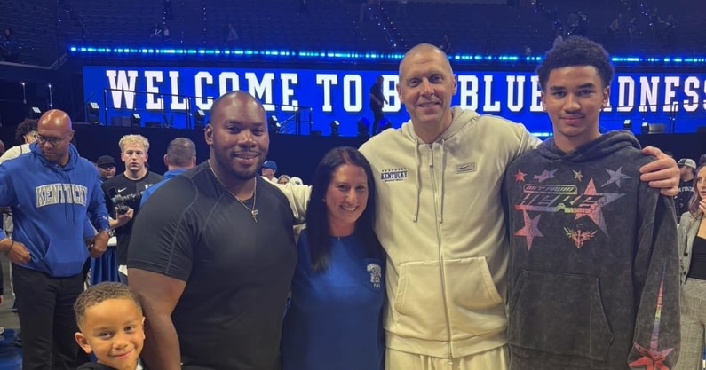 Boogie Cook poses with Kentucky coach Mark Pope (Photo provided by Boogie Cook)