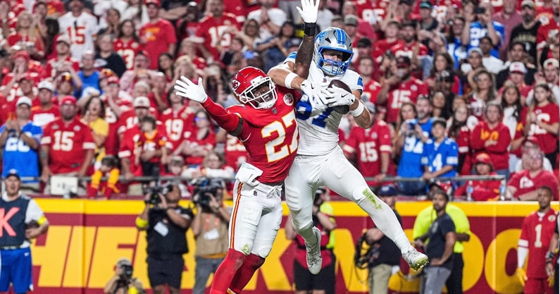 Sam LaPorta had a big game in a losing effort on Sunday Night Football. (Photo by Junfu Han / USA TODAY NETWORK)