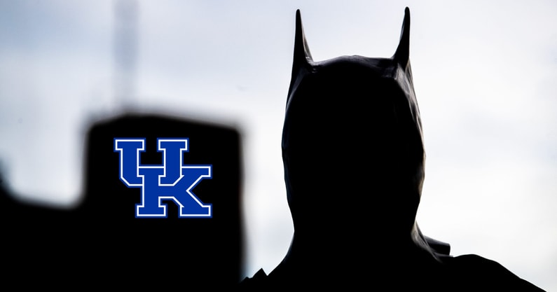 theres-a-guy-dressed-as-batman-patrolling-university-of-kentucky-library-campus