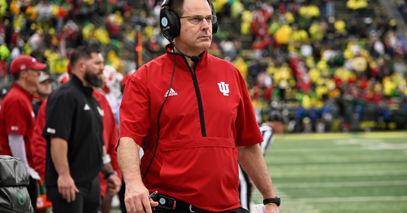 NCAA Football: Indiana at Oregon