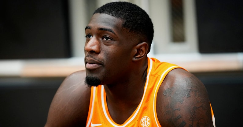 Brianna Paciorka/News Sentinel / USA TODAY NETWORK via Imagn Images | Tennessee forward DeWayne Brown II (6) during Tennessee basketball's media day and practice held at Pratt Pavilion on Oct. 9, 2025.
