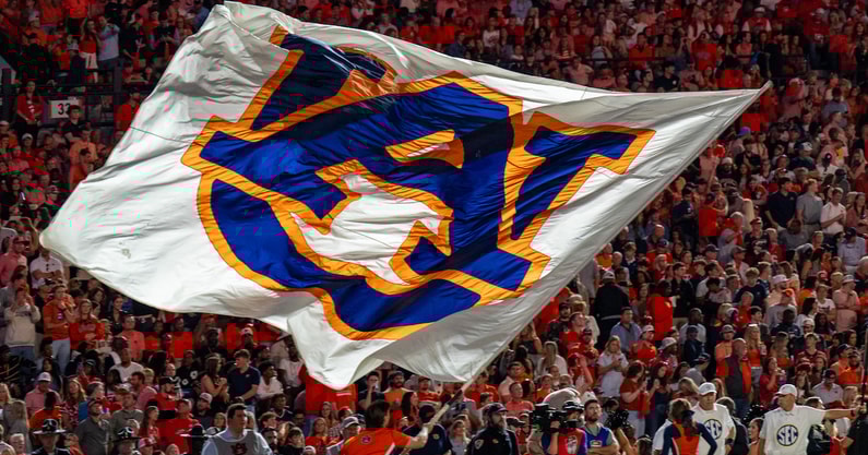 au flag 1200 mr 10-16-25a