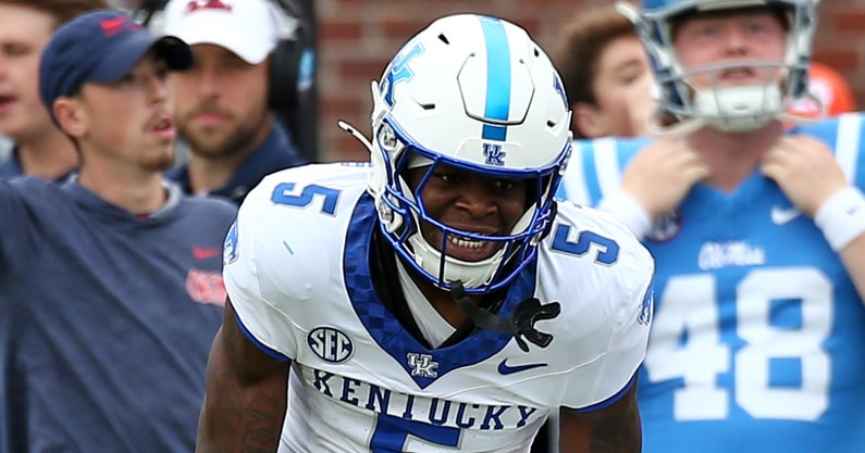 DJ-Waller-injury-update-Kentucky-DB-not-dressed-despite-not-appearing-on-availability-report