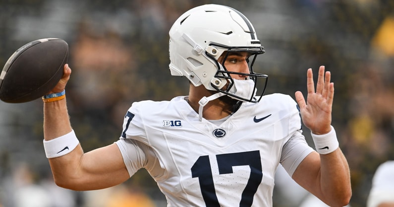 NCAA Football: Penn State at Iowa