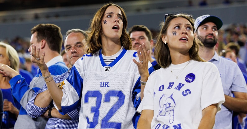 kentucky-fans-upset