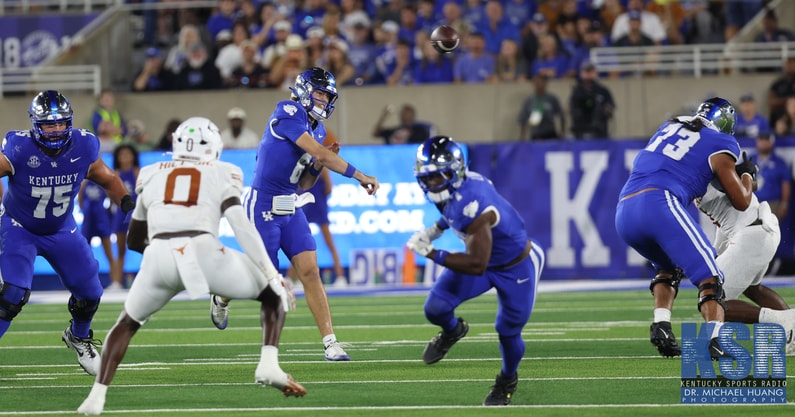Kentucky QB Cutter Boley throws a pass vs. Texas, via Dr. Michael Huang, KSR