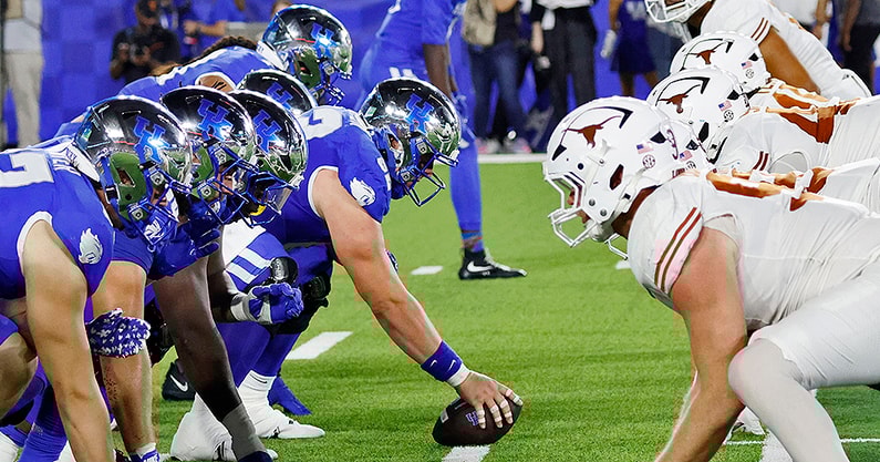 1 - Line of scrimmage 2 _MG_0438