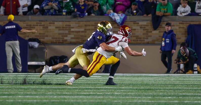 Notre Dame LB Drayk Bowen USC