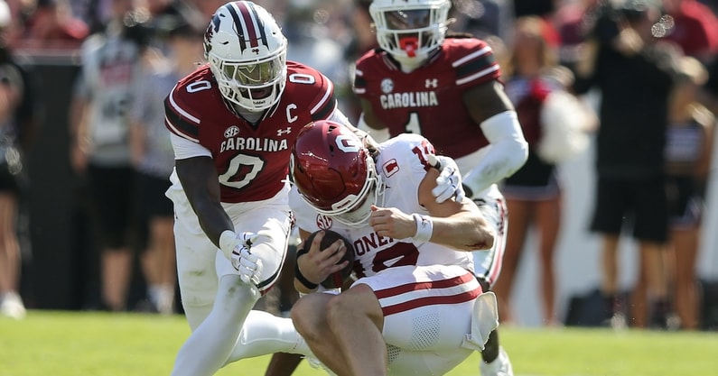 South Carolina defenders against Oklahoma (Photo: Katie Dugan | GamecockCentral.com)