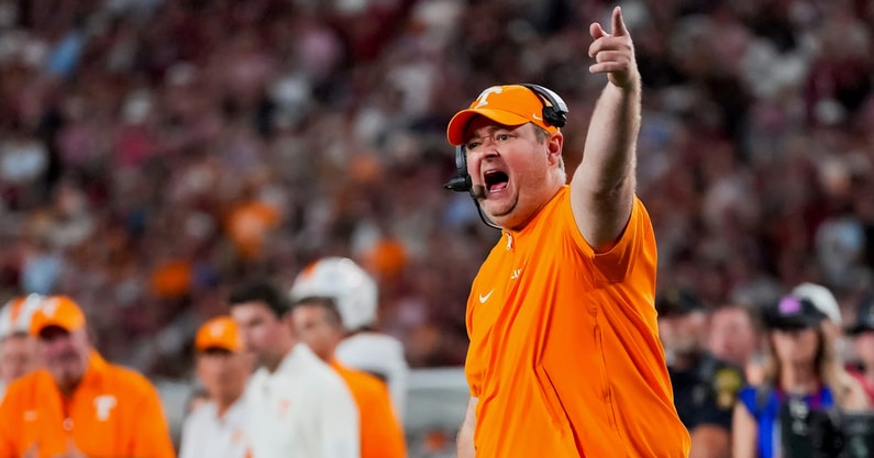 Brianna Paciorka/News Sentinel / USA TODAY NETWORK via Imagn Images | Tennessee coach Josh Heupel points to the running clock while yelling at the referees for a timeout during a college football game between Tennessee and Alabama at Bryant-Denny Stadium in Tuscaloosa, Ala., on Oct. 18, 2025.