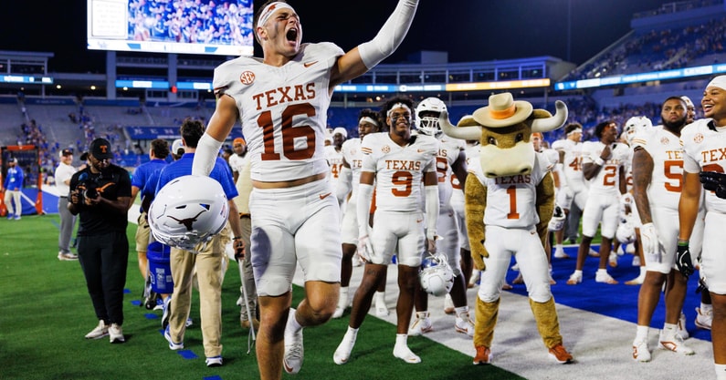 NCAA Football: Texas at Kentucky