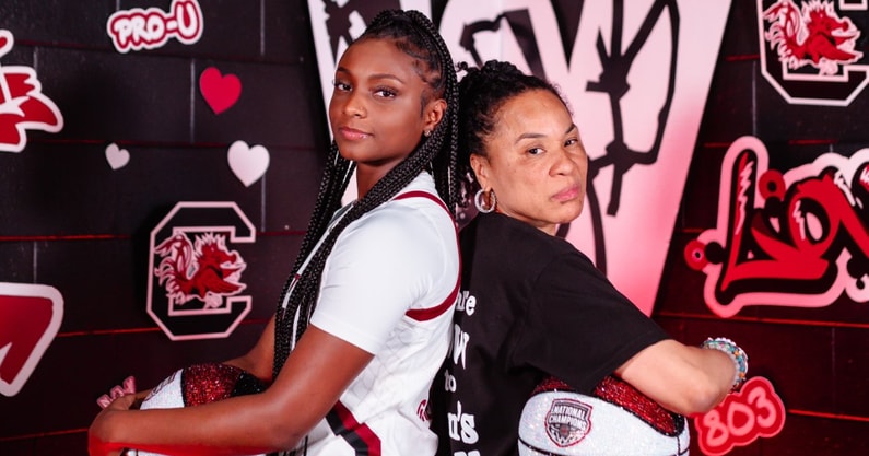South Carolina women's basketball coach Dawn Staley with transfer addition Ta'Niya Latson. Photo credit: Ta'Niya Latson | @NiyaLatson on Twitter/X