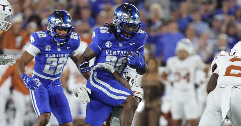 Kentucky RB Jason Patterson runs the ball vs. Texas, via Dr. Michael Huang, KSR