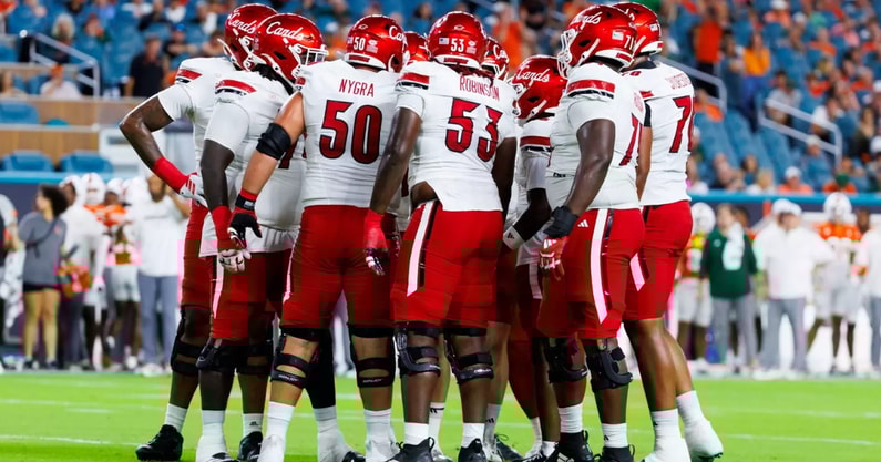 Louisville's offensive line, Trevonte Sylvester, at No. 2 Miami (10/17/25)