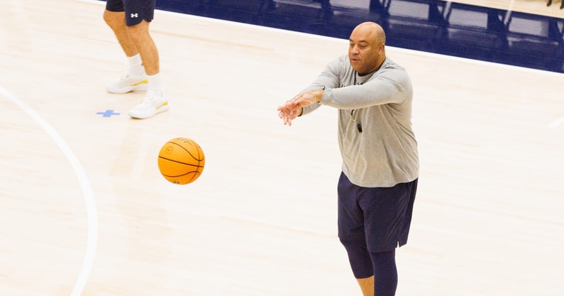Notre Dame MBB coach Micah Shrewsberry Practice July 2025