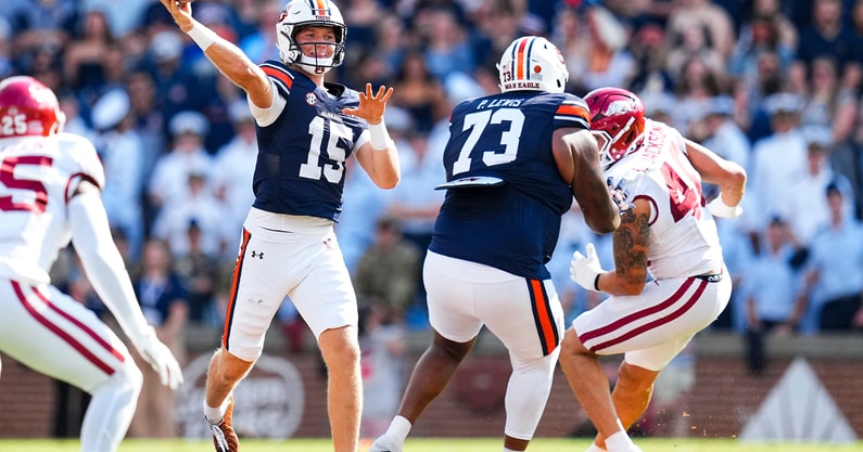 Auburn, AL - 20240921 -  Auburn Tigers Football vs. Arkansas Razorbacks