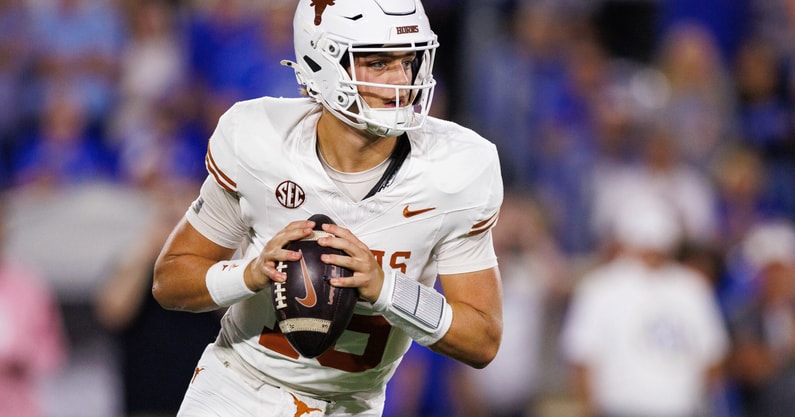 NCAA Football: Texas at Kentucky