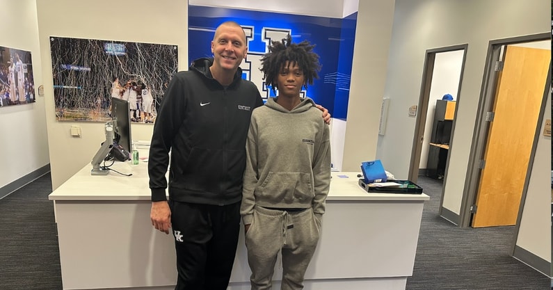 Chase Lumpkin with Kentucky coach Mark Pope (Photo provided by Chase Lumpkin)