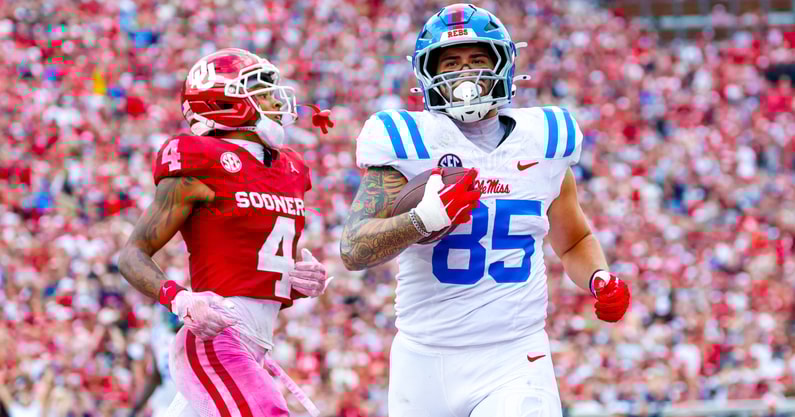 NCAA Football: Mississippi at Oklahoma