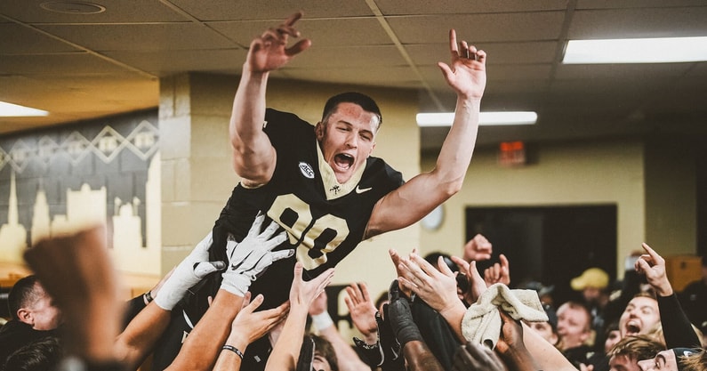 Wake Forest SMU field goal