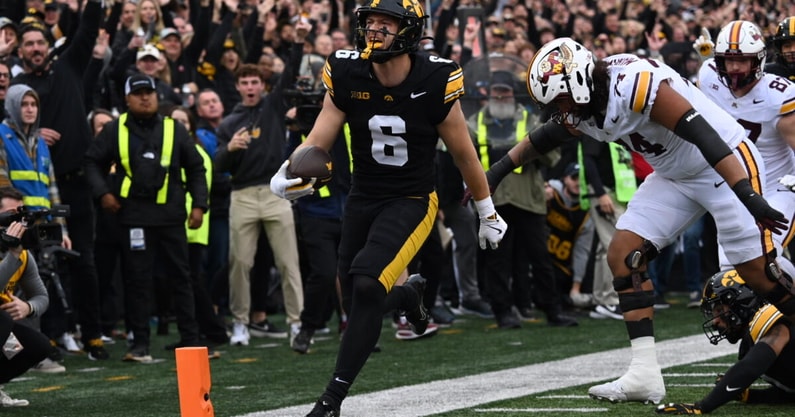 Zach Lutmer INT return (Minnesota)