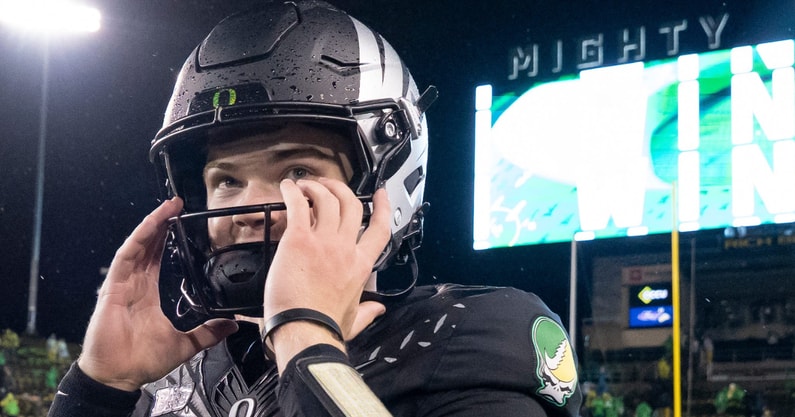 Oregon QB Brock Thomas